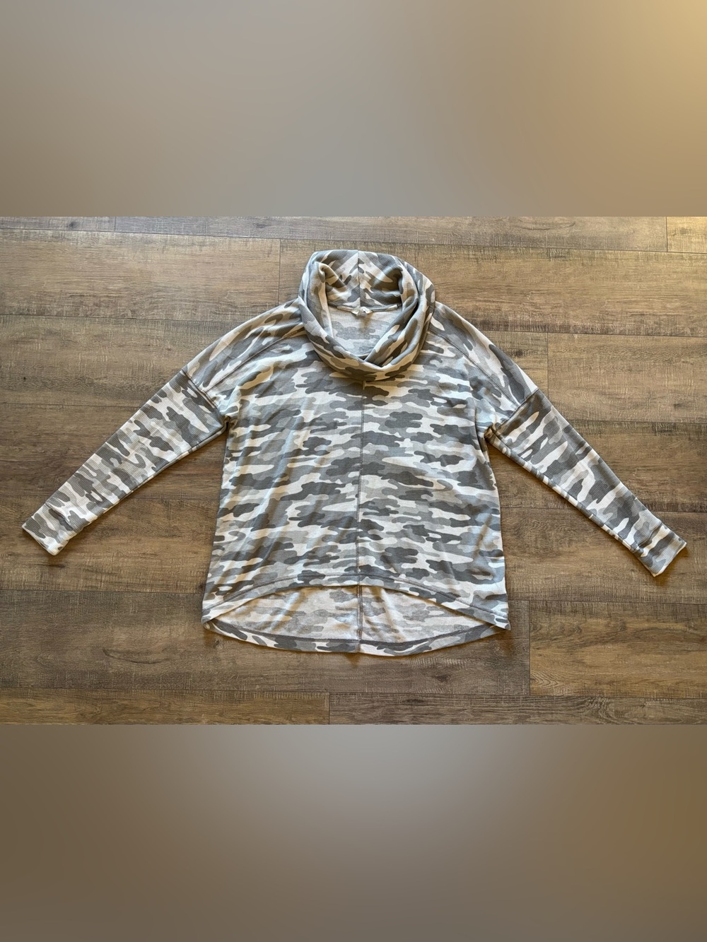 Lucky Brand women’s size XL Gray Cowl Neck Camo Pullover waffle knit sweater
